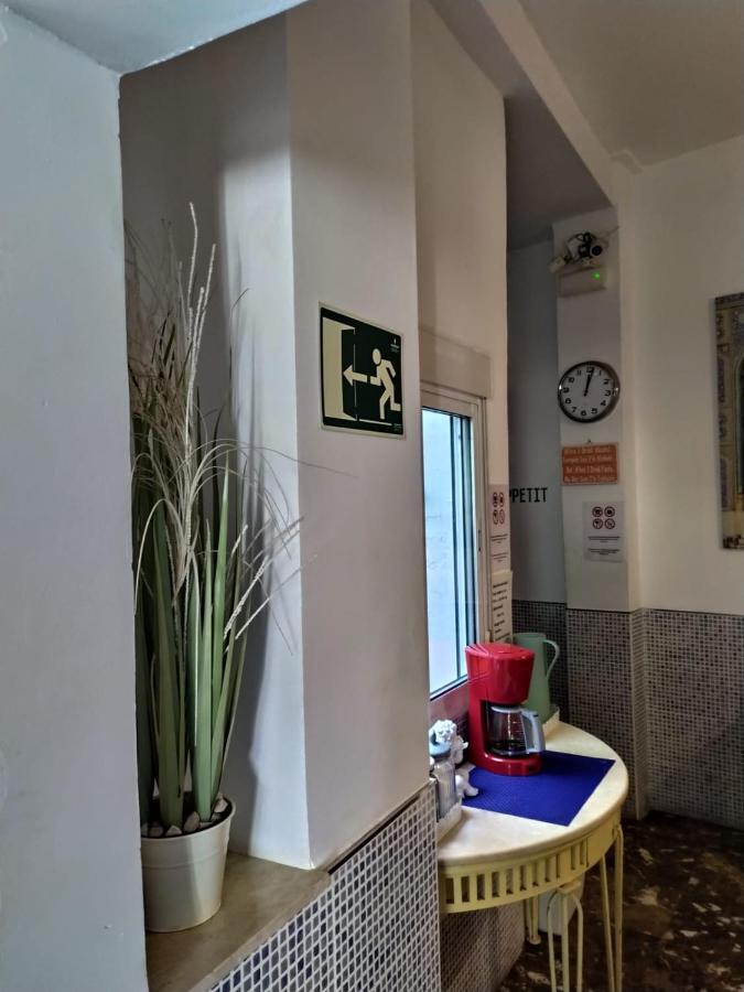 Malaga Centro Hostel (Adults Only) Exteriör bild